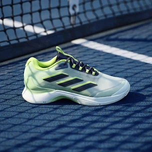 Încălțăminte de tenis pentru femei adidas Avacourt 2 GRESPA/CBLACK  EUR 38 2/3