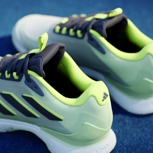 Încălțăminte de tenis pentru femei adidas Avacourt 2 GRESPA/CBLACK  EUR 38 2/3