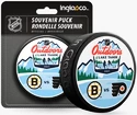 Puc oficial de joc Inglasco Inc.  NHL Outdoors Lake Tahoe Dueling Philadelphia Flyers vs Boston Bruins